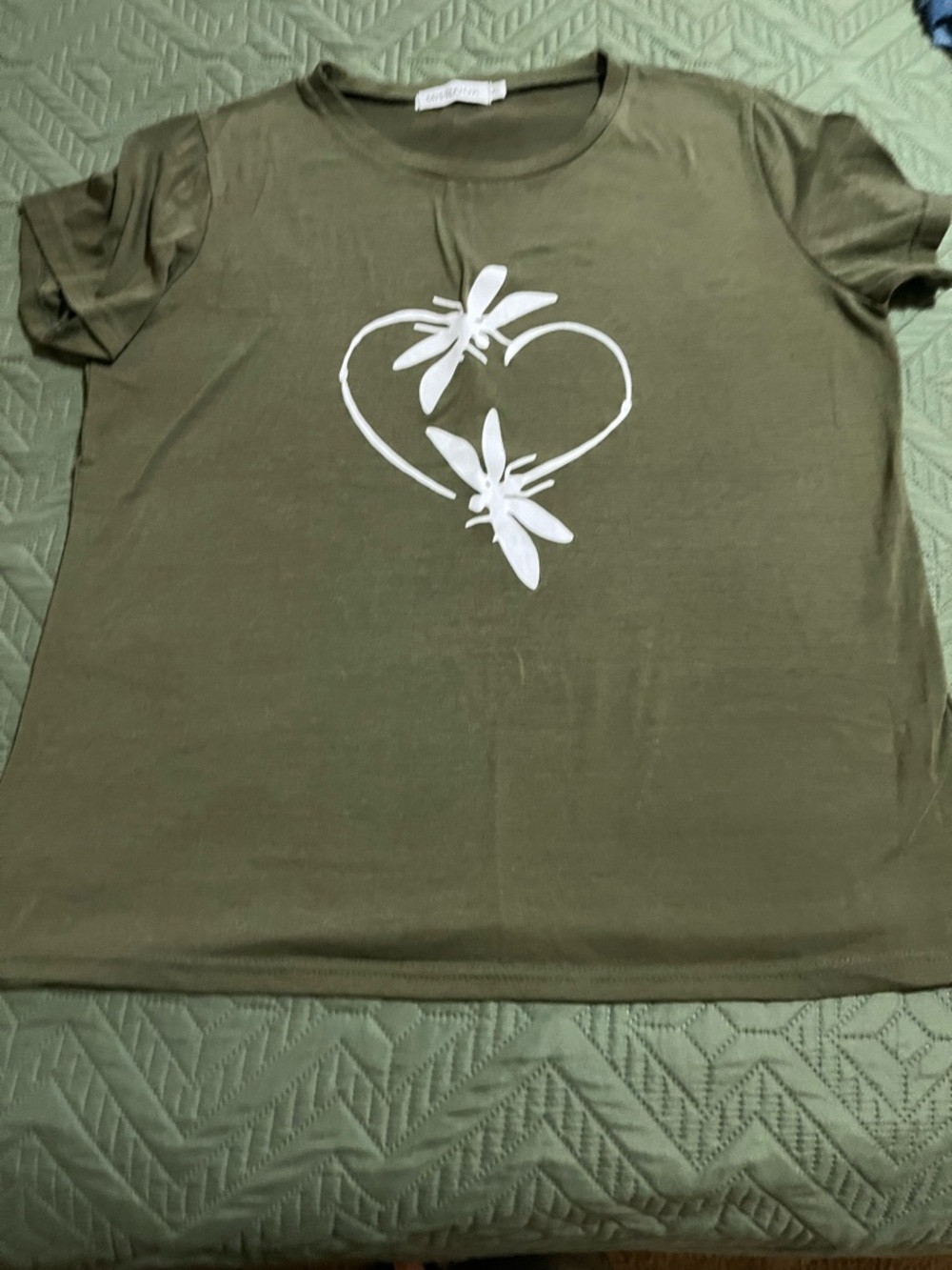 MISSLOOK Olive Green Short Sleeve Tee with White Heart Floral Print